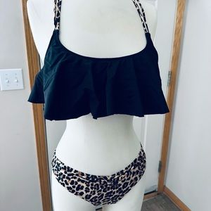 Black and leopard bikini